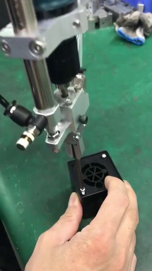 為了方便給工廠研究的機(jī)器,機(jī)器賣(mài)的比產(chǎn)品都快,都是主播來(lái)買(mǎi)的